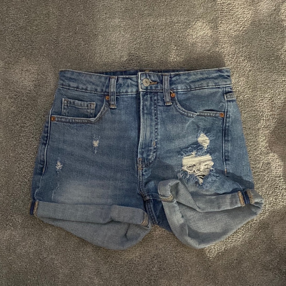 Old Navy high rise O.G straight distressed denim shorts. Size 4.